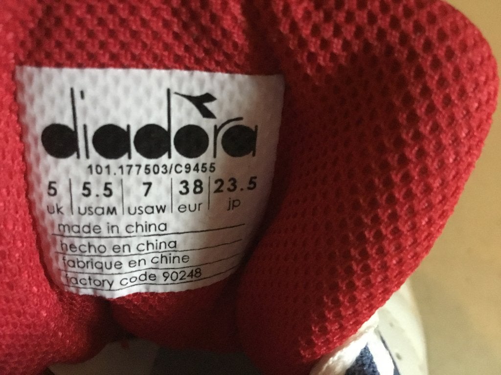 Chaussures de tennis en salle Diadora, Sports & Fitness, Enlèvement, Comme neuf, Chaussures, Autres marques