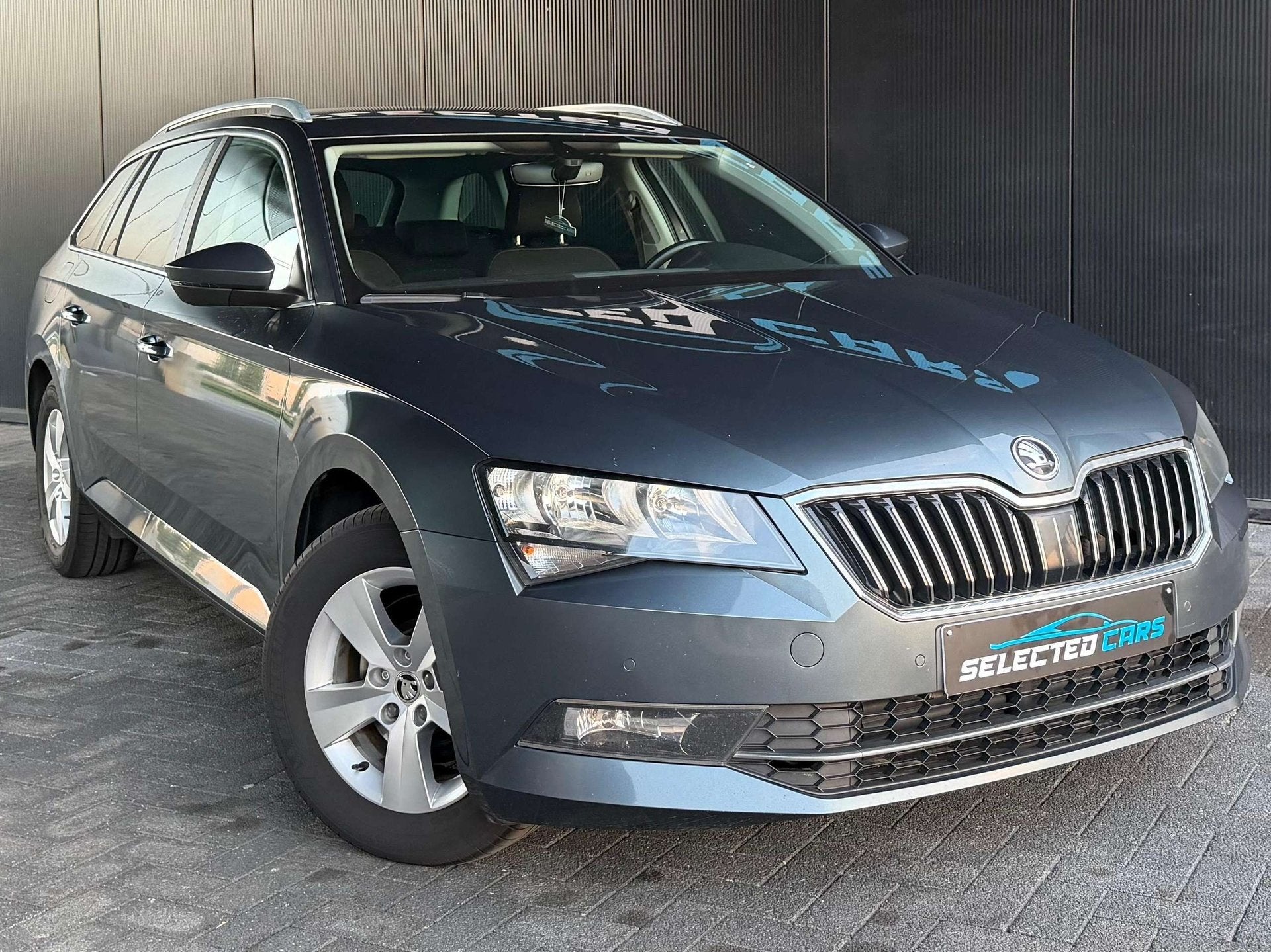 Skoda Superb SW 1.6 CR TDi Corporate Plus Edition DSG, Autos, Argent ou Gris, Achat, Euro 6, Noir