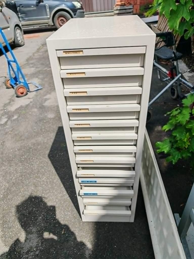 Metalen archiefkast, Huis en Inrichting, Kasten | Roldeurkasten en Archiefkasten, Ophalen