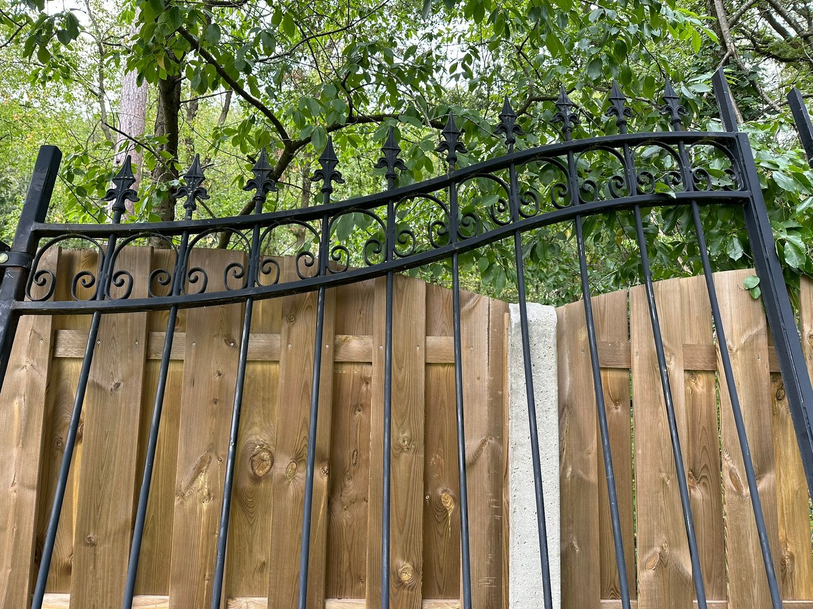 Smeedijzer poort, Ophalen, Zo goed als nieuw