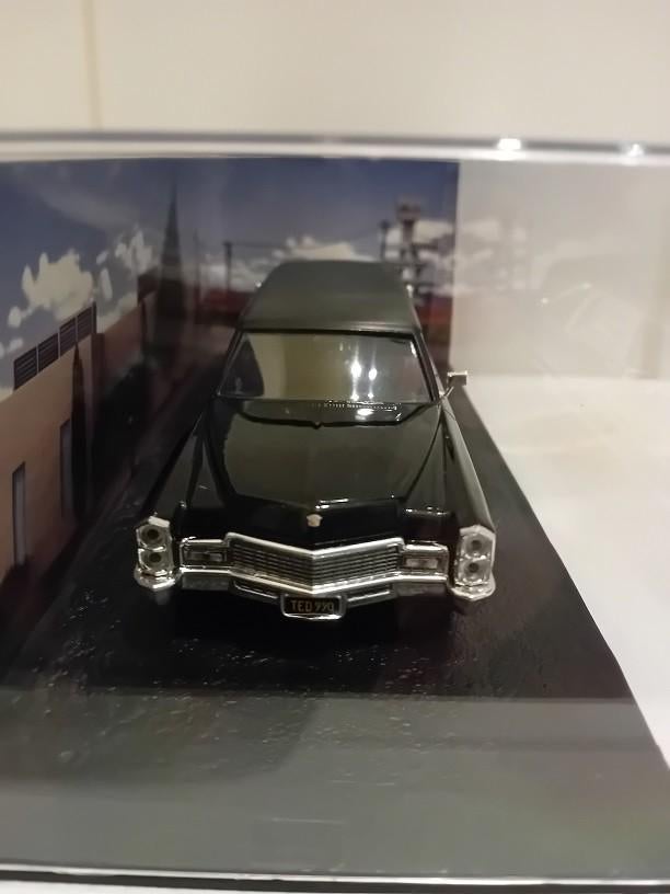 James Bond Cadillac Hearse, Ophalen of Verzenden, Zo goed als nieuw, Auto, Universal Hobbies