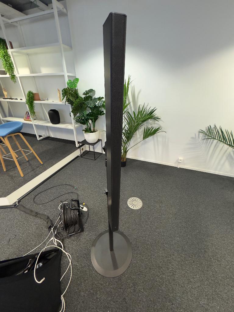 Yamaha VXL1B-16P slim column array speaker, TV, Hi-fi & Vidéo, Enceintes, Enlèvement, Comme neuf, 60 à 120 watts, Autres marques