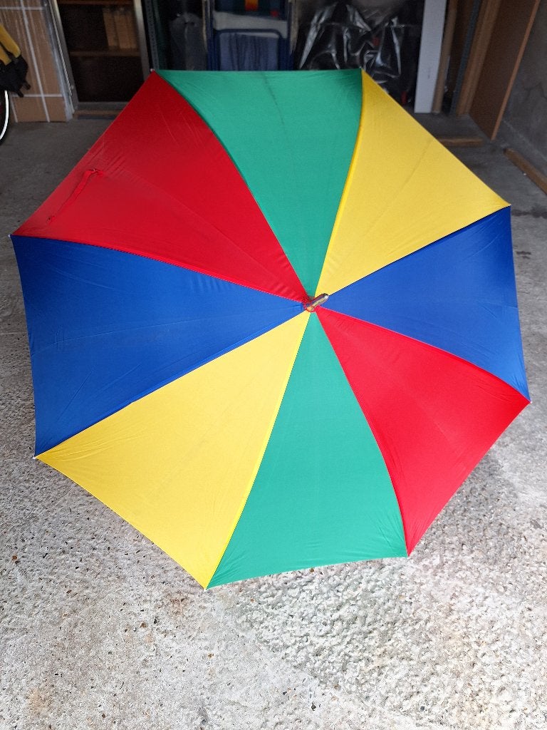 Grote paraplui 8 delen in vier kleuren. Stok is 95 cm €.25., Handtassen en Accessoires, Ophalen of Verzenden, Nieuw, Overige kleuren