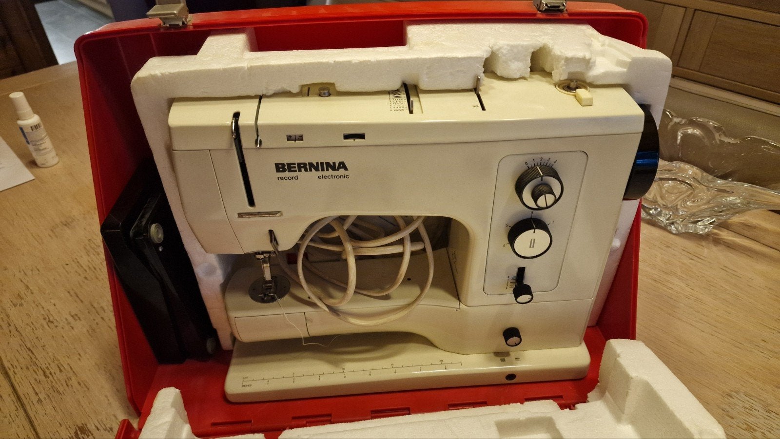 Machine à coudre professionnelle lourde Bernina, Enlèvement