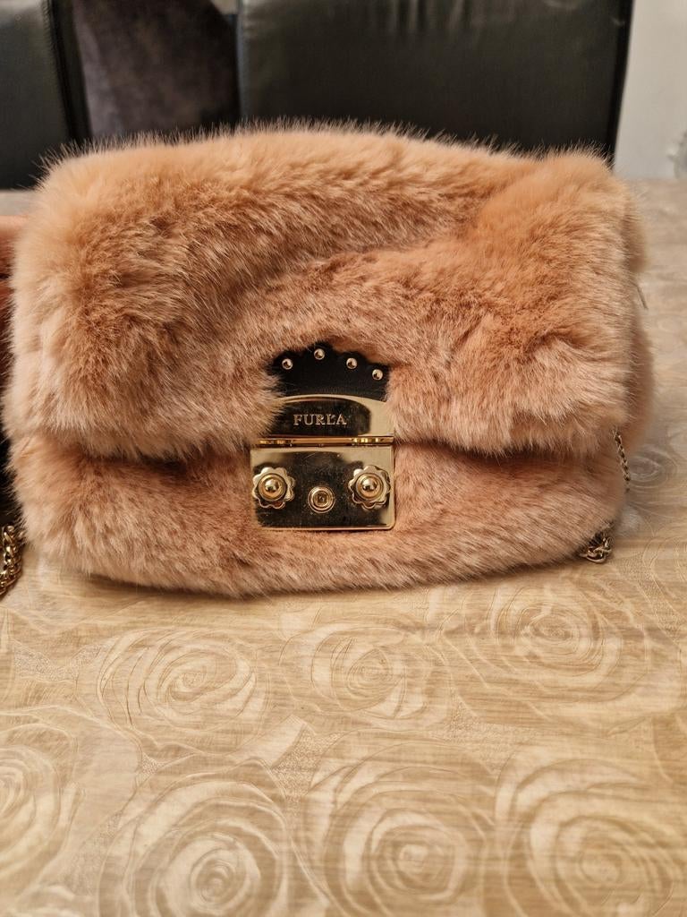 Handtas van furla , nieuw met certificaat, Handtassen en Accessoires, Tassen | Damestassen, Handtas, Ophalen