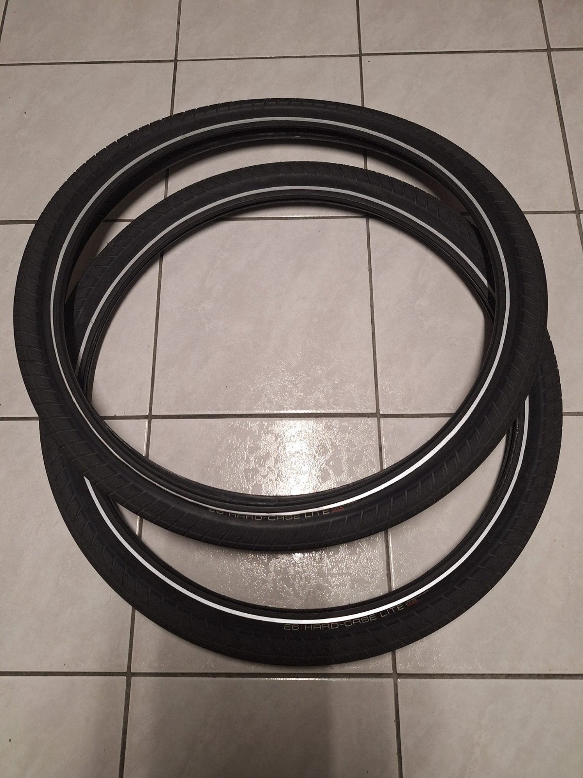 2 anti lek buitenbanden Bontrager E6 Hard-case Lite, Vélos & Vélomoteurs, Vélos Pièces, Enlèvement