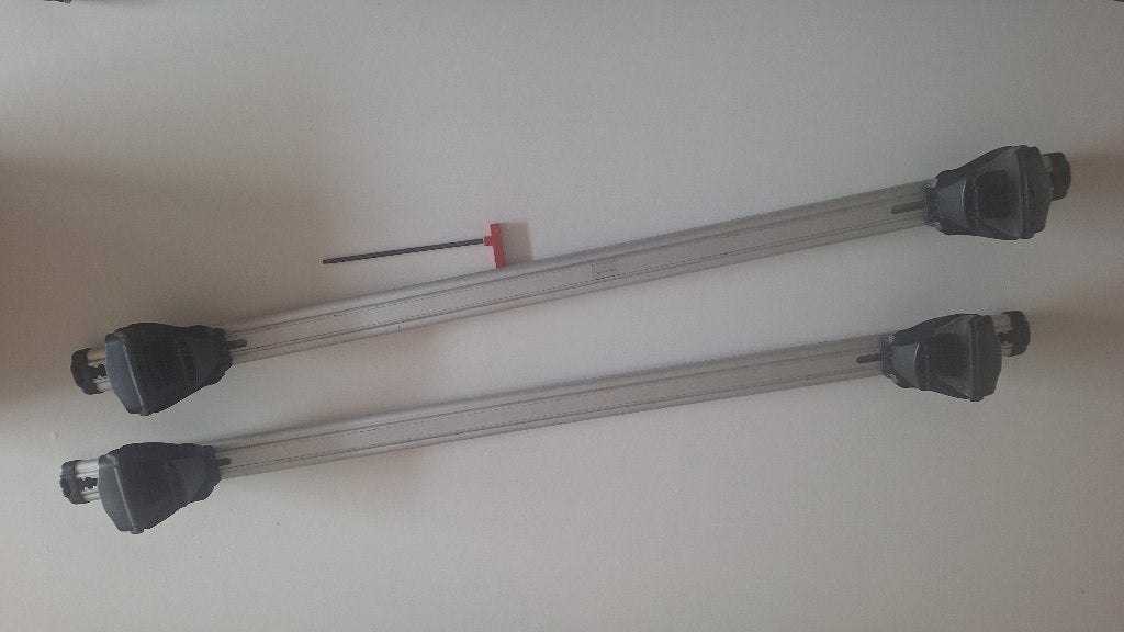 2 dakdragers met aluminium bevestigingen, Auto-onderdelen, Ophalen, Gebruikt