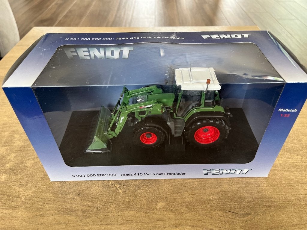 Fendt 415 Vario met frontlader en bak - Universal Hobbies, Ophalen of Verzenden, Nieuw, Tractor of Landbouw, Universal Hobbies