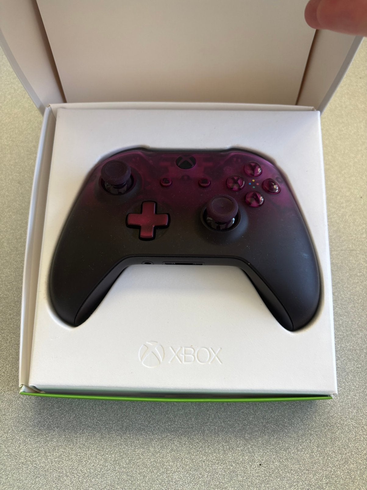 ⁠Xbox Controller Phantom Magenta + PDP Dual Oplaadstation⁠, Games en Spelcomputers, Spelcomputers | Xbox | Accessoires, Ophalen of Verzenden