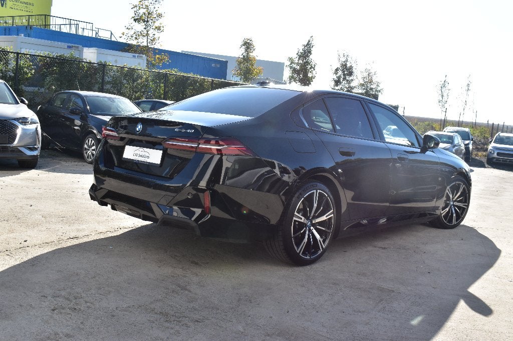 BMW i5 eDrive40-pakket M*Pano - volledige opties*, Auto's, 2420 kg, Zwart, 5 deurs, BMW Premium Selection