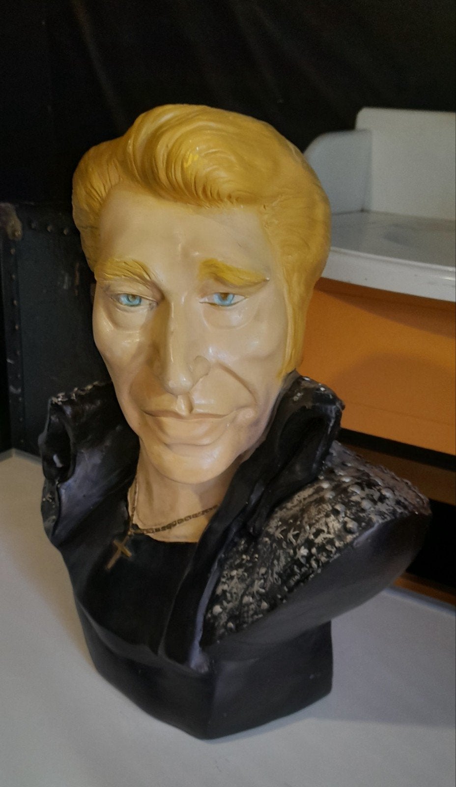 Buste Johnny Hallyday "signé édit.limité", Enlèvement