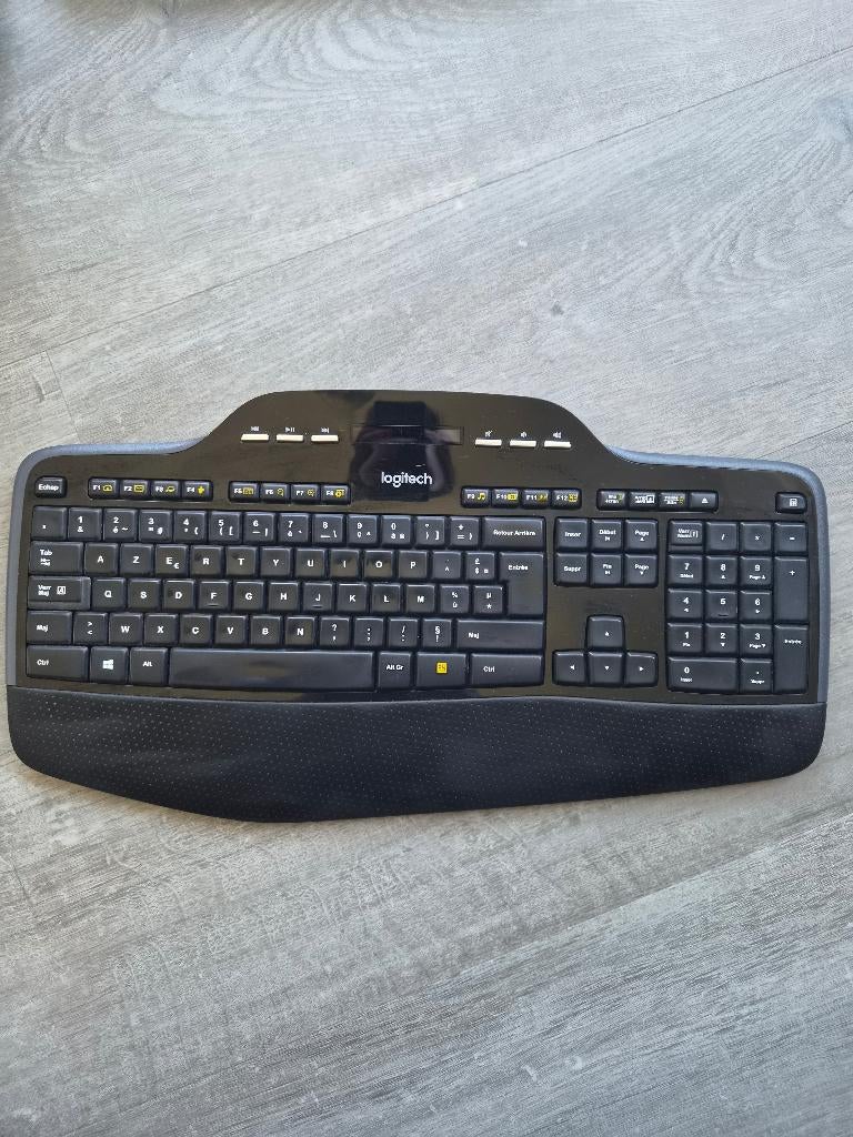 Logitech MK710 Wireless Keyboard, Ophalen of Verzenden, Azerty, Zo goed als nieuw, Ergonomisch