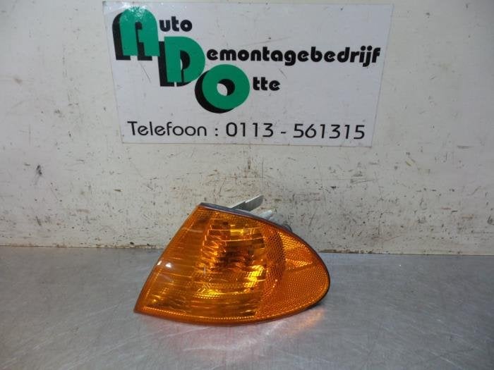 Feu clignotant gauche d'un BMW 3-Serie (3-Serie 98-), -, Utilisé, -, -