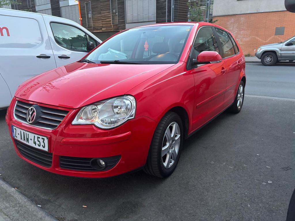 Volkswagen Polo 1,4cc BENZIN 2006 AIRCO 180,000KM, Autos, Rouge, Achat, Entreprise, Boîte manuelle