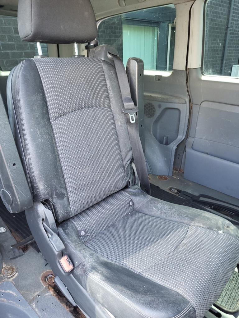 Siege mercedes vito viano, Enlèvement