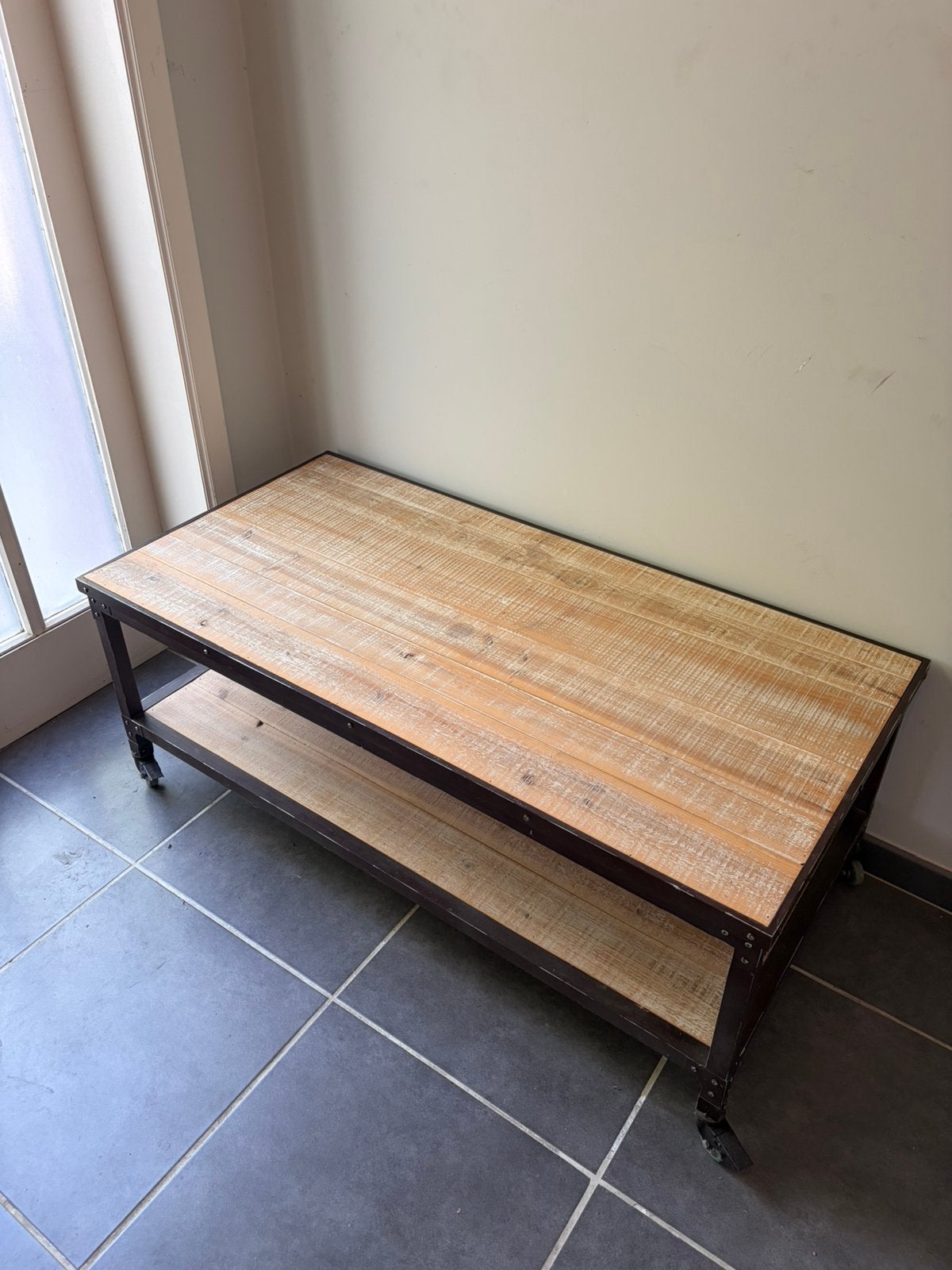 Industriële salontafel op wieltjes – hout en metaal, Enlèvement, Utilisé, Métal