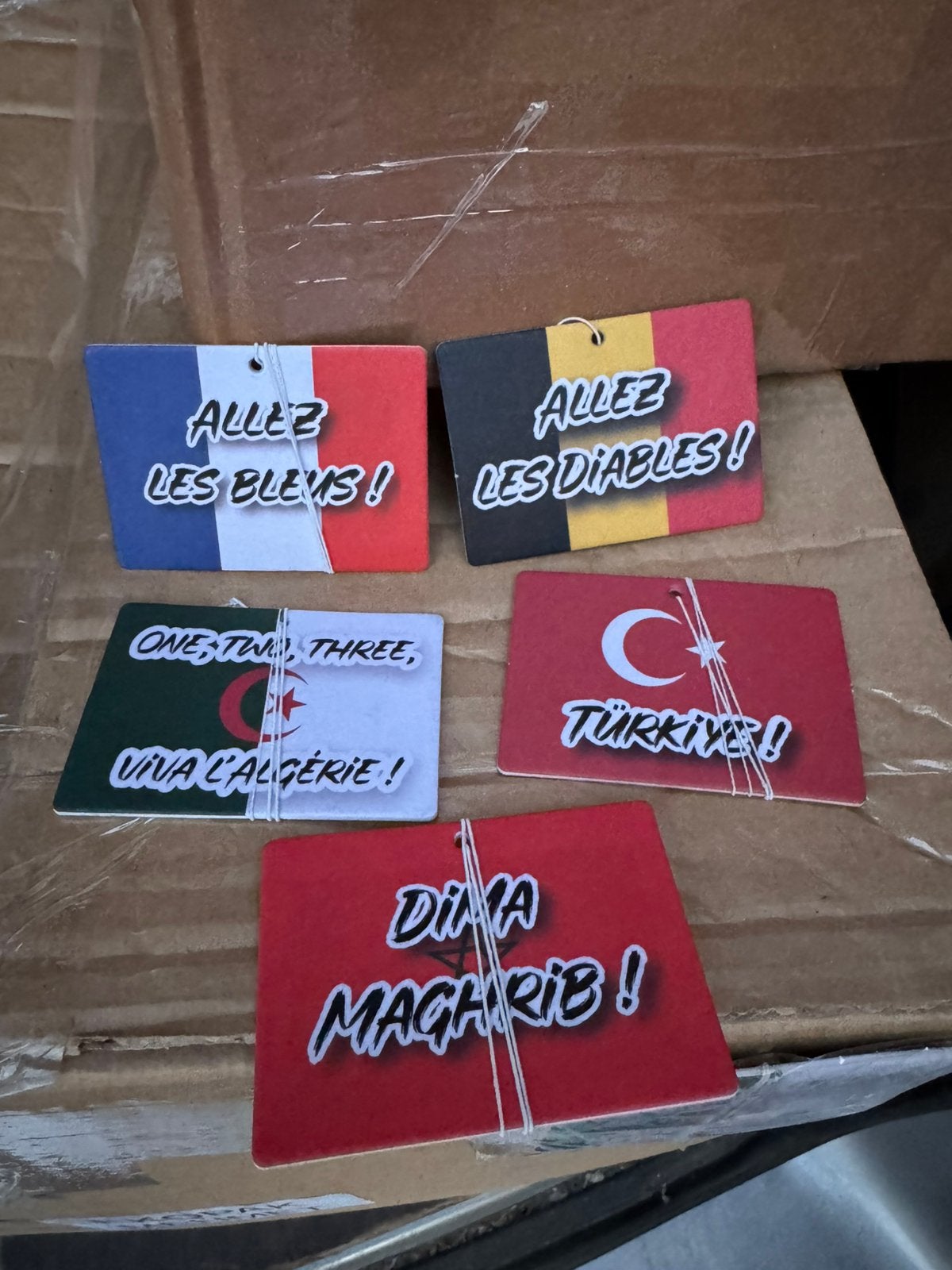 SENT BON DRAPEAU POUR VOITURES SPÉCIAL COUPE DU MONDE, Enlèvement, Neuf