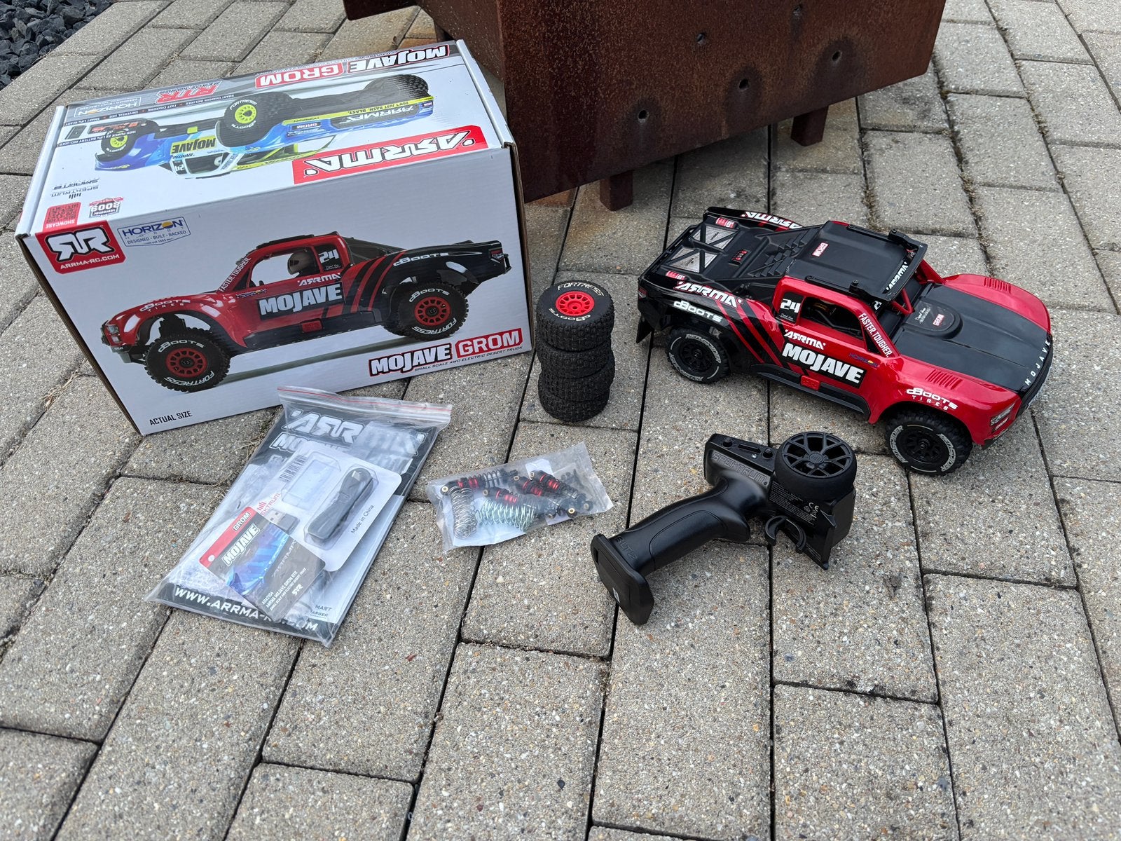 Arrma Mojave grom, Auto offroad, Zo goed als nieuw, Schaal 1:16, RTR (Ready to Run)