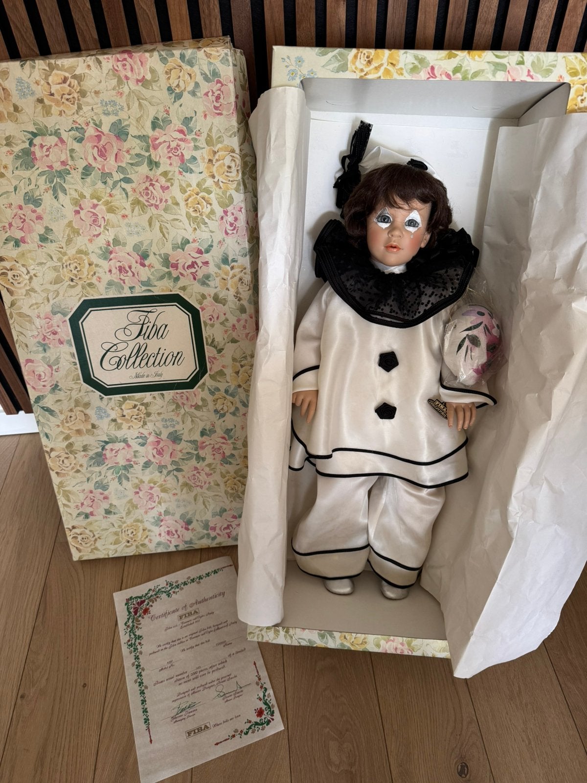 Fiba Collection doll ‘Pierrot’ by Bruno Sacchi, Verzamelen, Ophalen of Verzenden, Nieuw