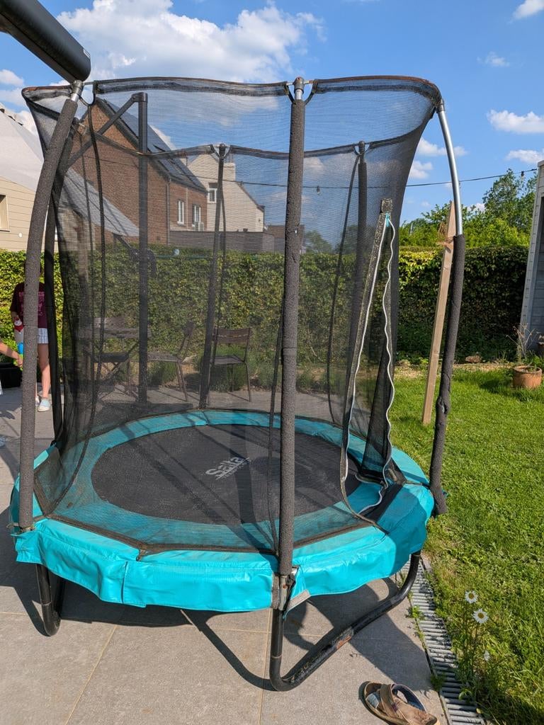 Trampoline Salta, Enlèvement, Utilisé