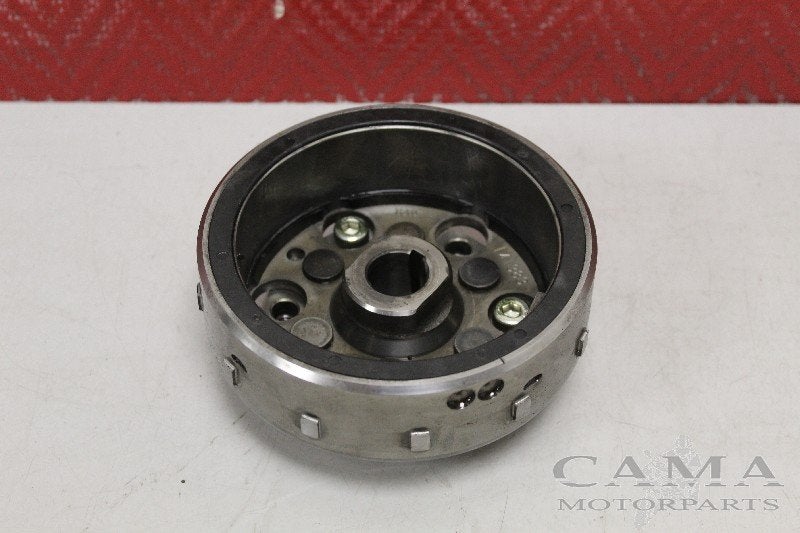 VOLANT MOTEUR Yamaha XP 500 T-MAX 2008-2011 (XP500 4B5), Dhr. S. di Majo, Utilisé, Info@cama-motorparts.nl, P.J. Troelstraweg 8 8
3144 CX  MAASSLUIS, NL