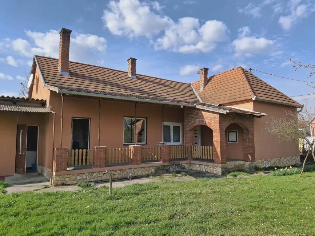 Felsőszentmarton woning gelegen in zeer net dorp #1579, Immo, 100 m², Dorp, Overig Europa, Woonhuis