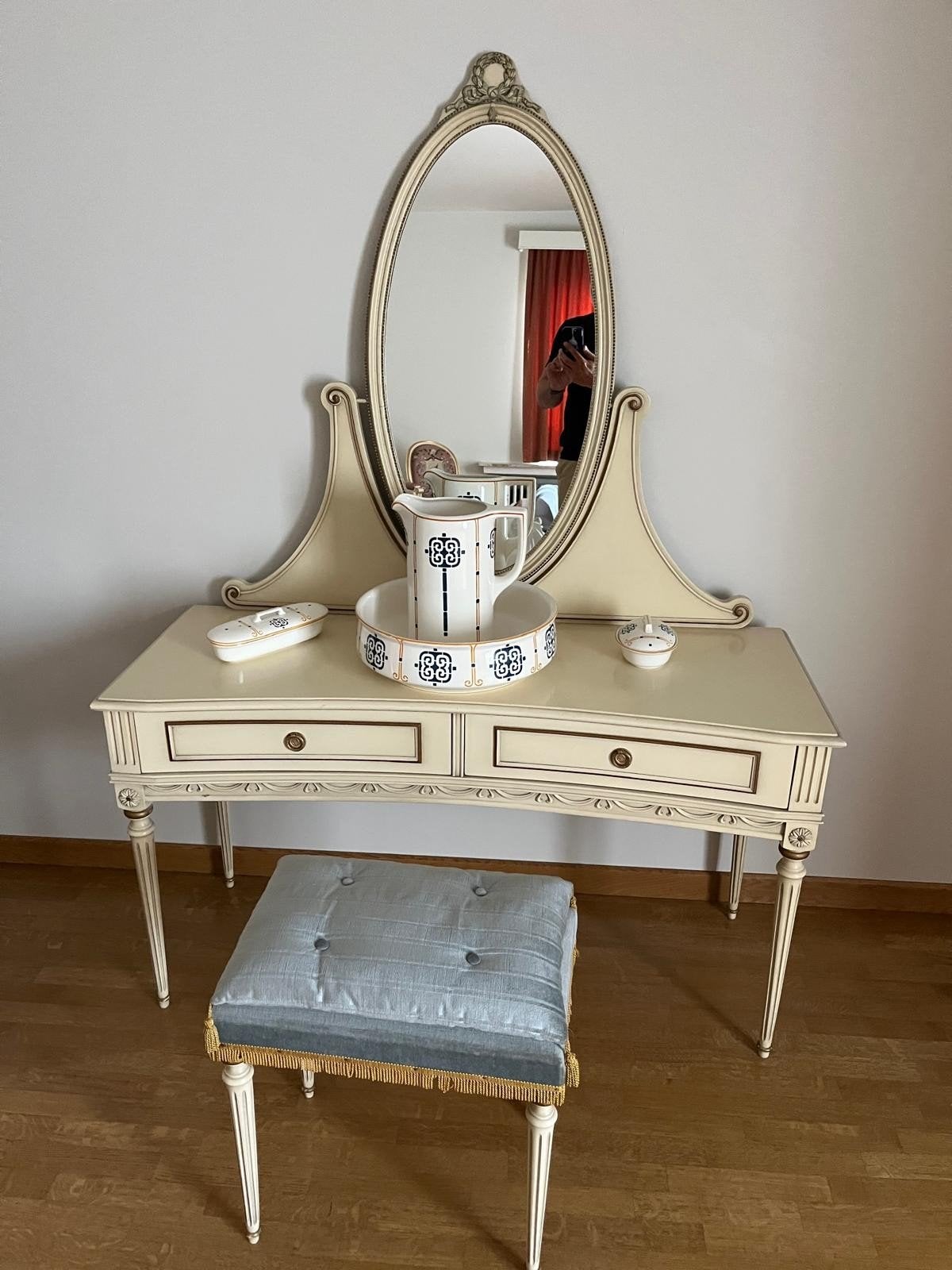 vintage verzorg/make up kastje, Ophalen