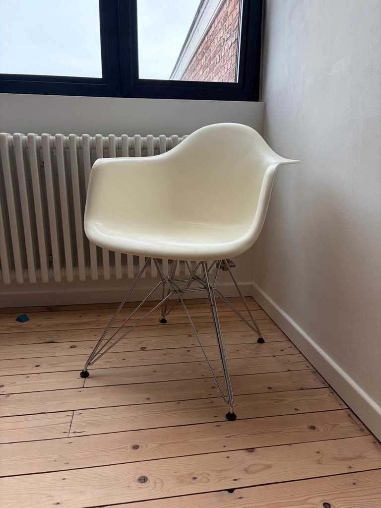 Vitra Eames Plastic Armchair, Enlèvement, Comme neuf, Blanc