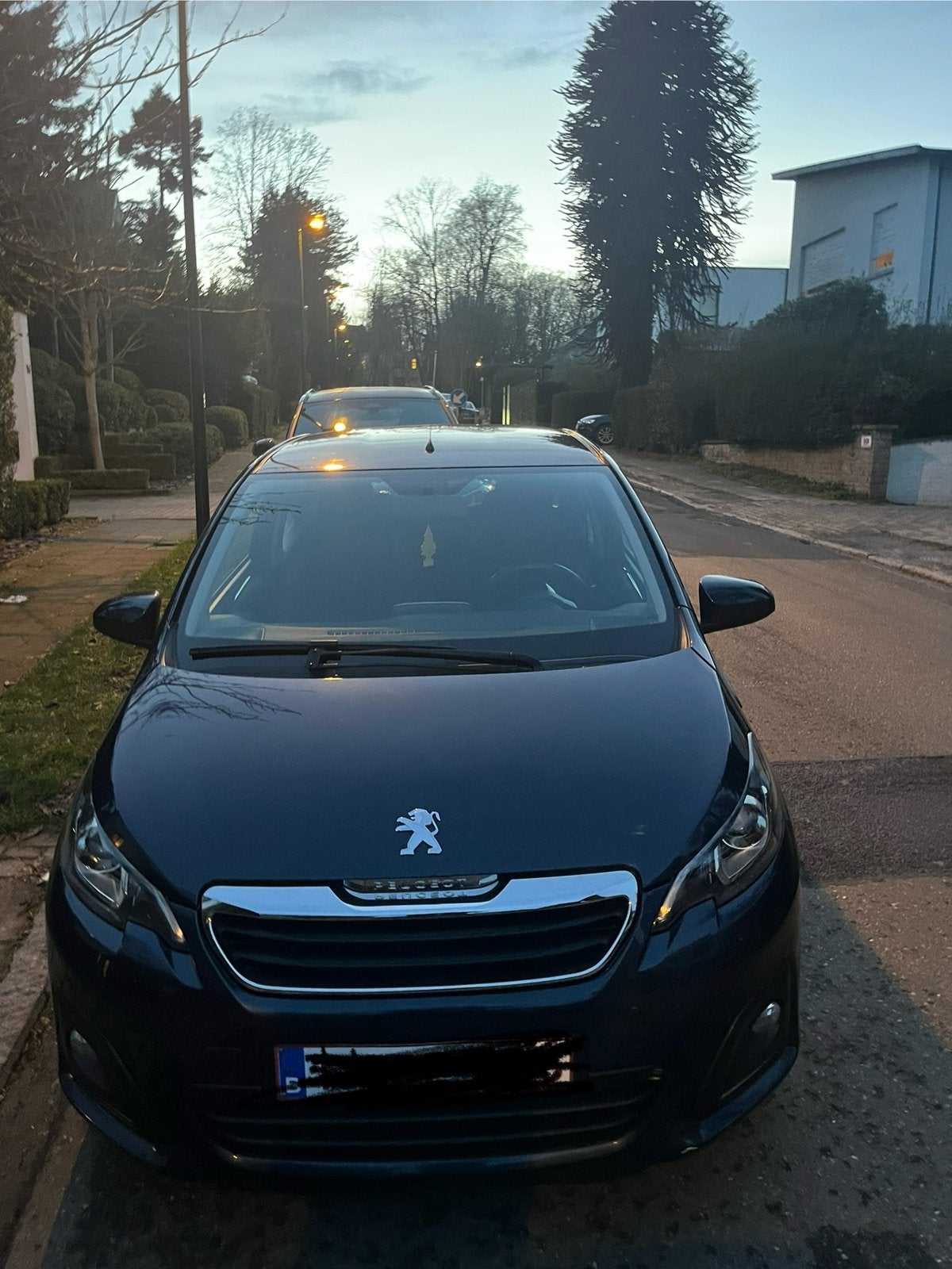 Peugeot 108 automaat met weinig kilometers onderhoud gedaan, Auto's, Automaat, Dealer onderhouden, Zwart, Blauw