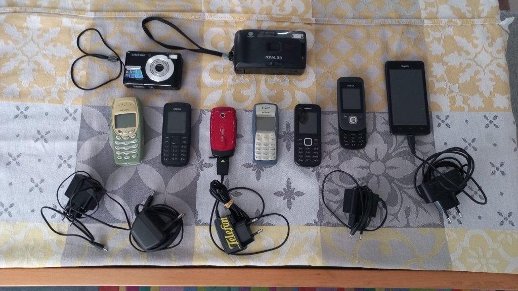Lot Vintage GSM's & Fototoestellen; Nokia, Samsung e.a., Enlèvement