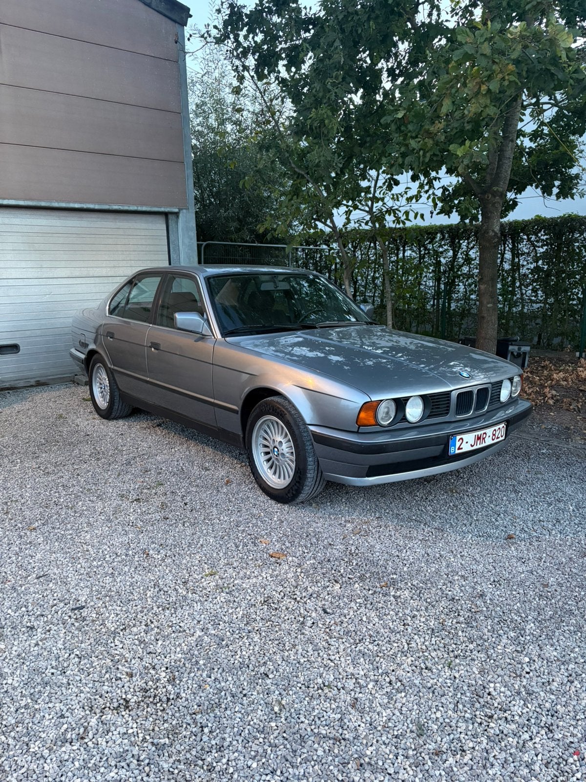 BMW 5reeks e34, Achterwielaandrijving, 5 deurs, Particulier, Zilver of Grijs