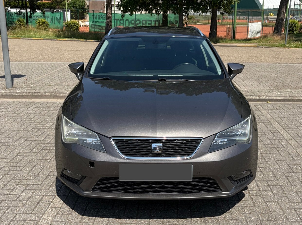 2014 | Seat Leon | Boîte automatique | Forme rose, Autos, Seat, Particulier, Leon, ABS, Airbags, Air conditionné, Bluetooth, Cruise Control