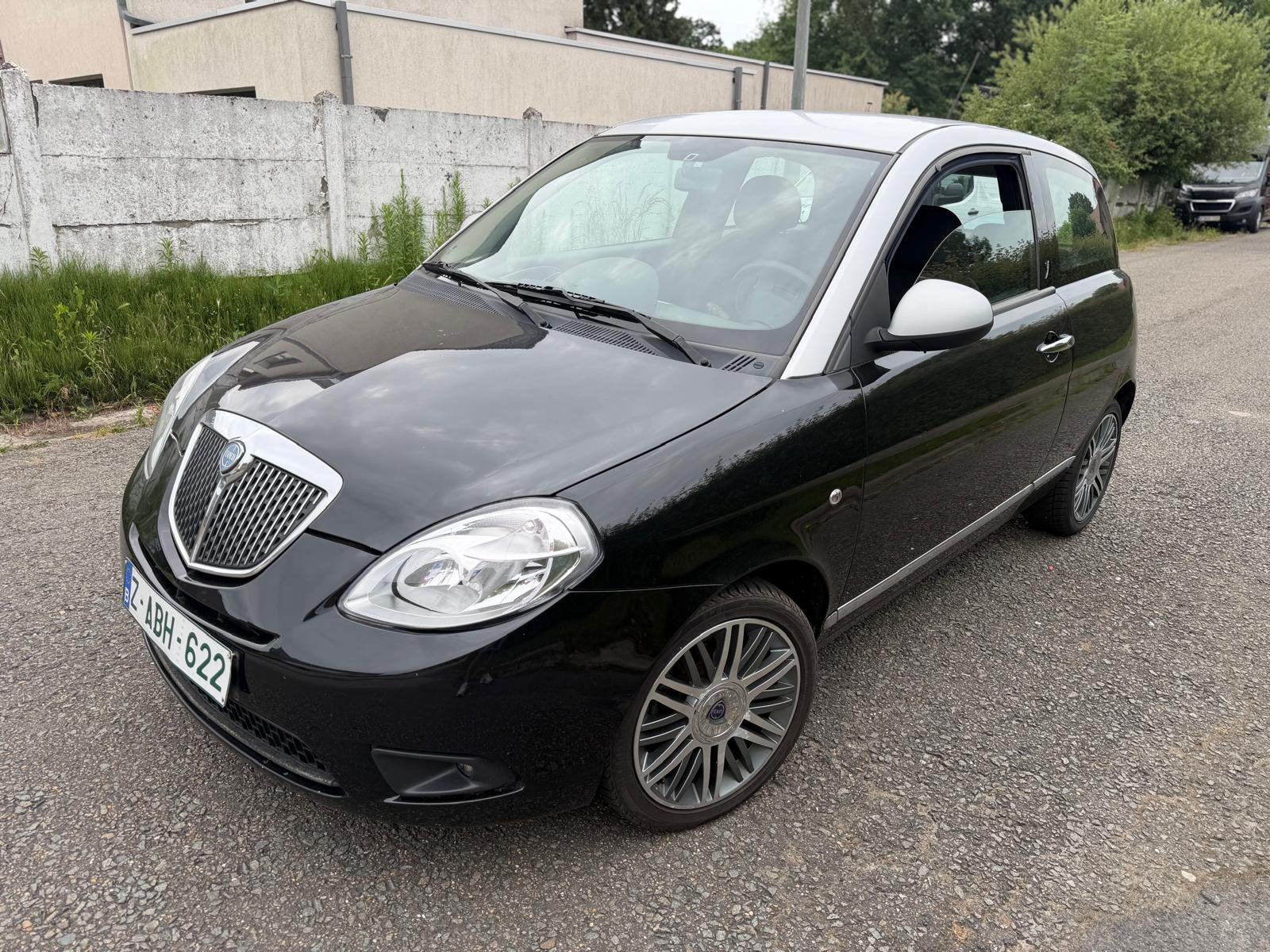 Lancia Ypsilon 1.3 Benzine - airco - heel proper !!, Auto's, https://public.car-pass.be/vhr/a5bd5f6d-9925-4f8d-9931-0a58a6de3cdc