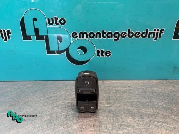 Elektrisch Raam Schakelaar van een Opel Corsa (Corsa D 07-), Auto-onderdelen, Gebruikt, -, -, Opel