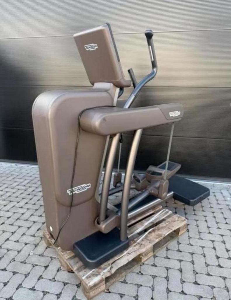 Technogym Artis Vario ! À l'état neuf !, Enlèvement, Comme neuf, Vélo elliptique