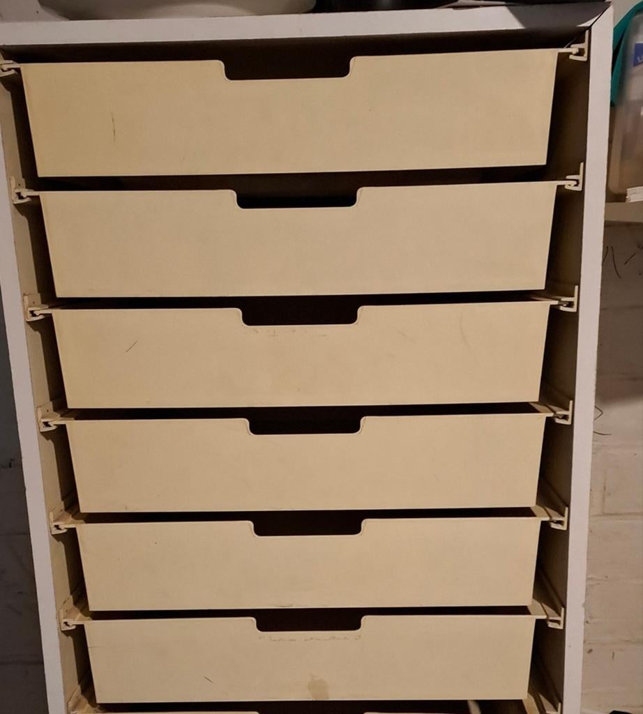 Ladenkast materiaal, Ophalen, Gebruikt