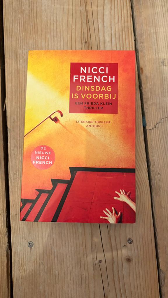 Nicci French - Dinsdag is voorbij, Ophalen, Nicci French