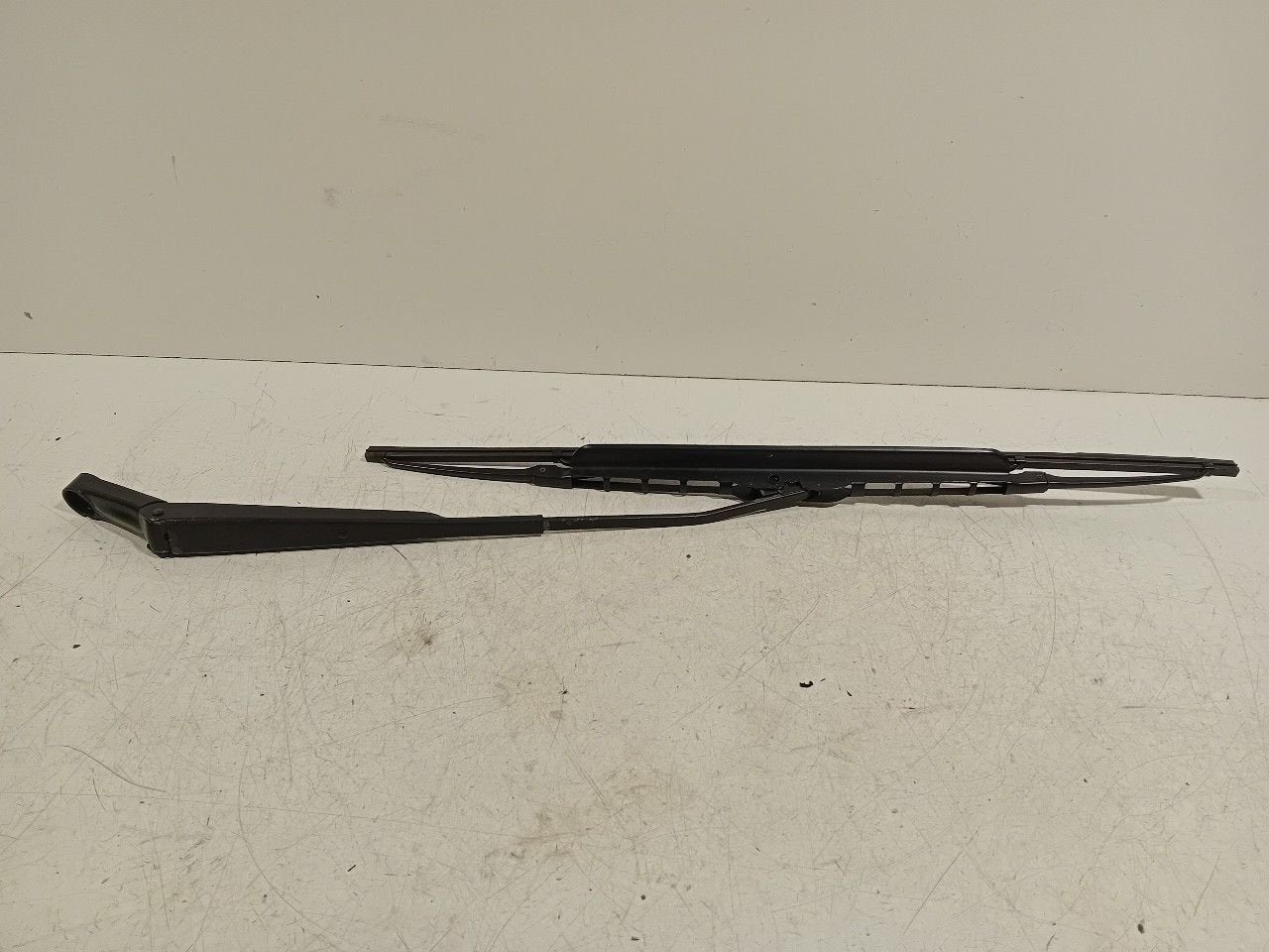 Ruitenwisserarm links voor Porsche 911, Auto-onderdelen, Onderdelen@venauto.nl, Van der Ven Autorecycling B.V., Gebruikt, Ettenseweg 76, 4706 PB Roosendaal, The Netherlands