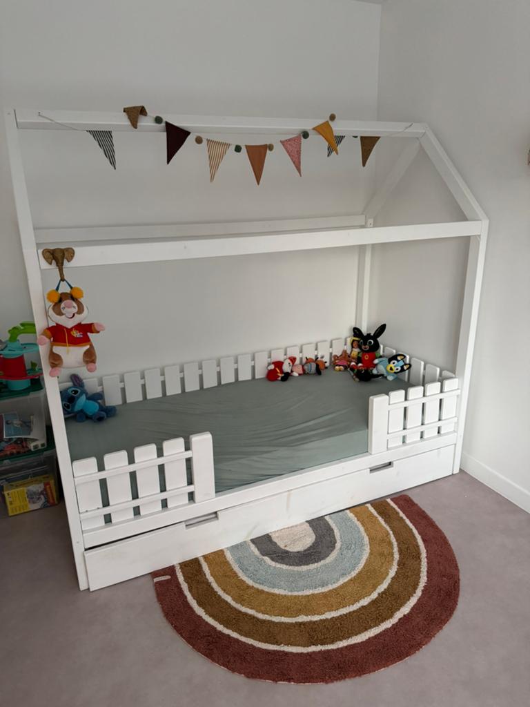 Leuk kinderbed met 2 slaapplaatsen, Ophalen, Zo goed als nieuw