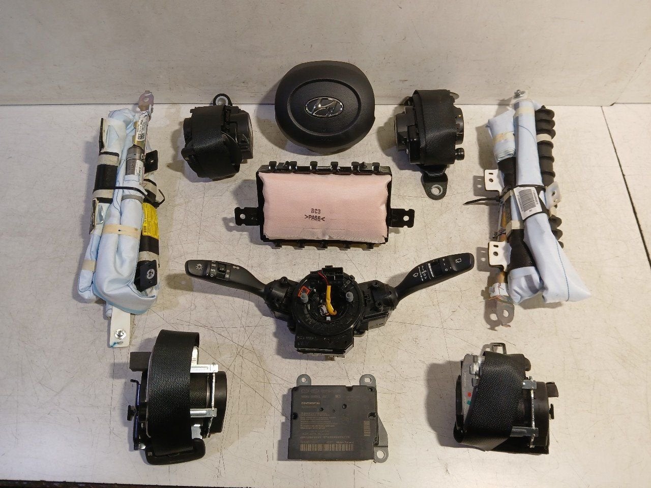 Airbag set Hyundai Bayon, Onderdelen@venauto.nl, Van der Ven Autorecycling B.V., Gebruikt, Ettenseweg 76, 4706 PB Roosendaal, The Netherlands