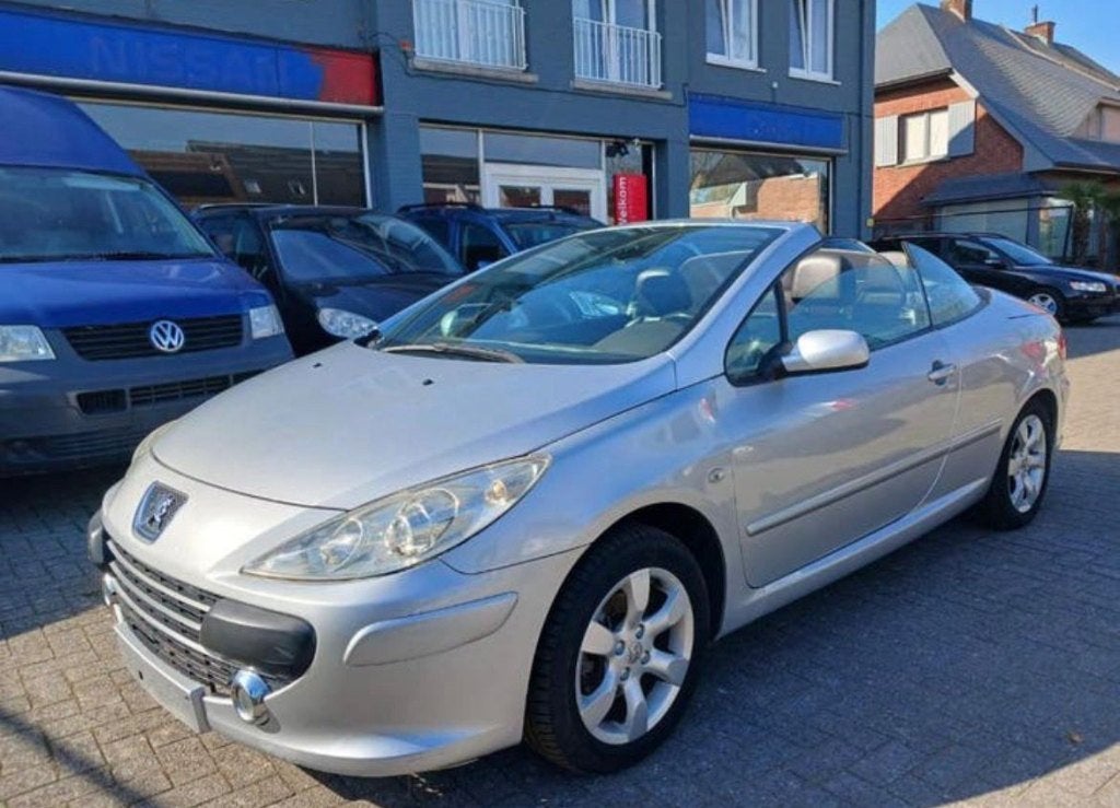 Peugeot 307 CC — Cabriolet 1.6 essence Bj 2006 154000 km, Autos, Peugeot, Cuir, Argent ou Gris, Entreprise, Boîte manuelle