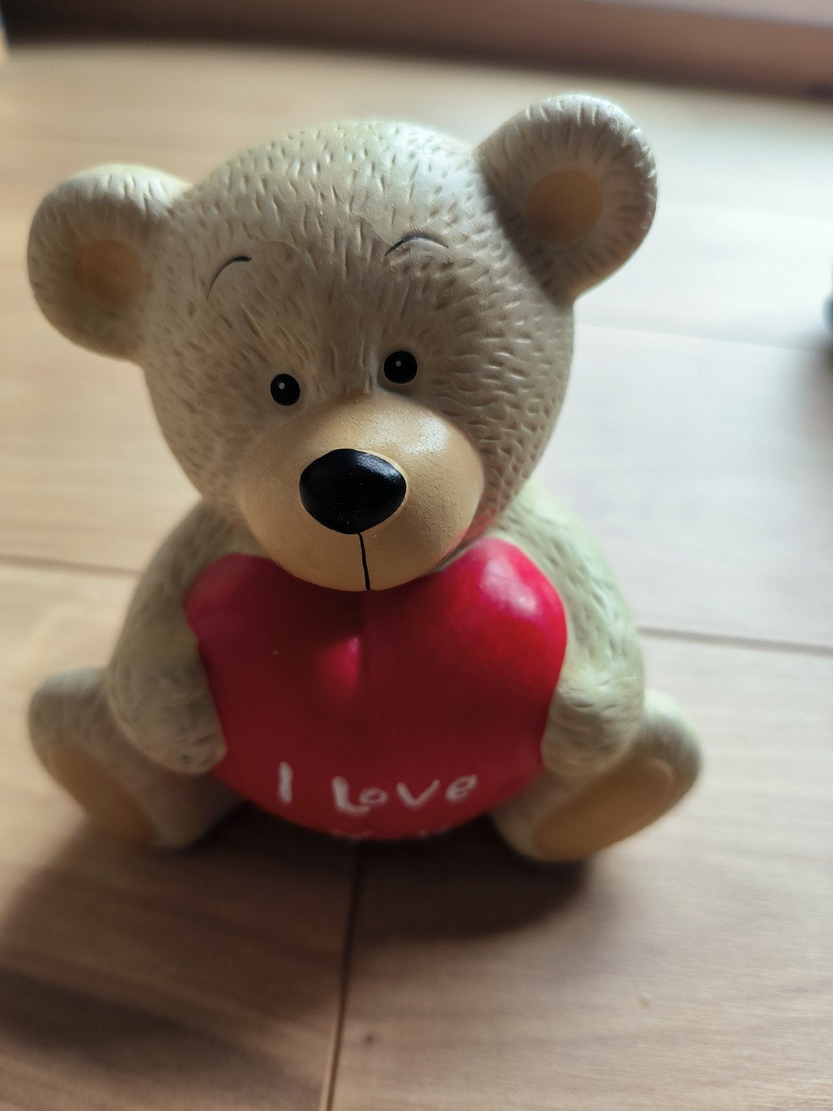 Spaarpot beer met i love you hart, Enlèvement
