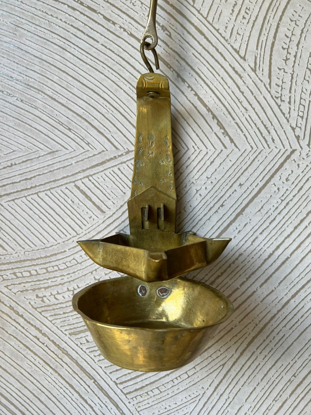 Olielamp „Caleil” in gebeitelde koperen bloemen - 19e eeuw, Antiek en Kunst, Ophalen