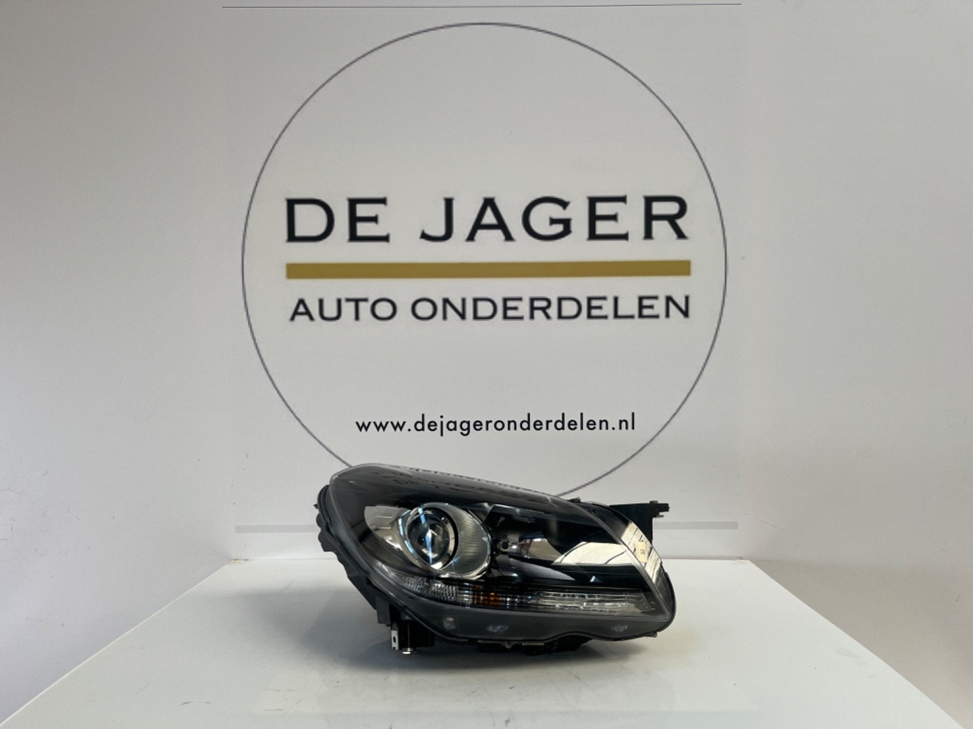 MERCEDES W172 R172 SLK PHARE AU X NON DROIT A1728204461, Mercedes-Benz AG, Mercedes-Benz, Utilisé, Mercedesstrasse 120
70372  Stuttgart, DE