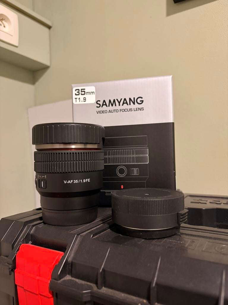 Samyang V AF 35 / 1.9 FE, Ophalen, Zo goed als nieuw