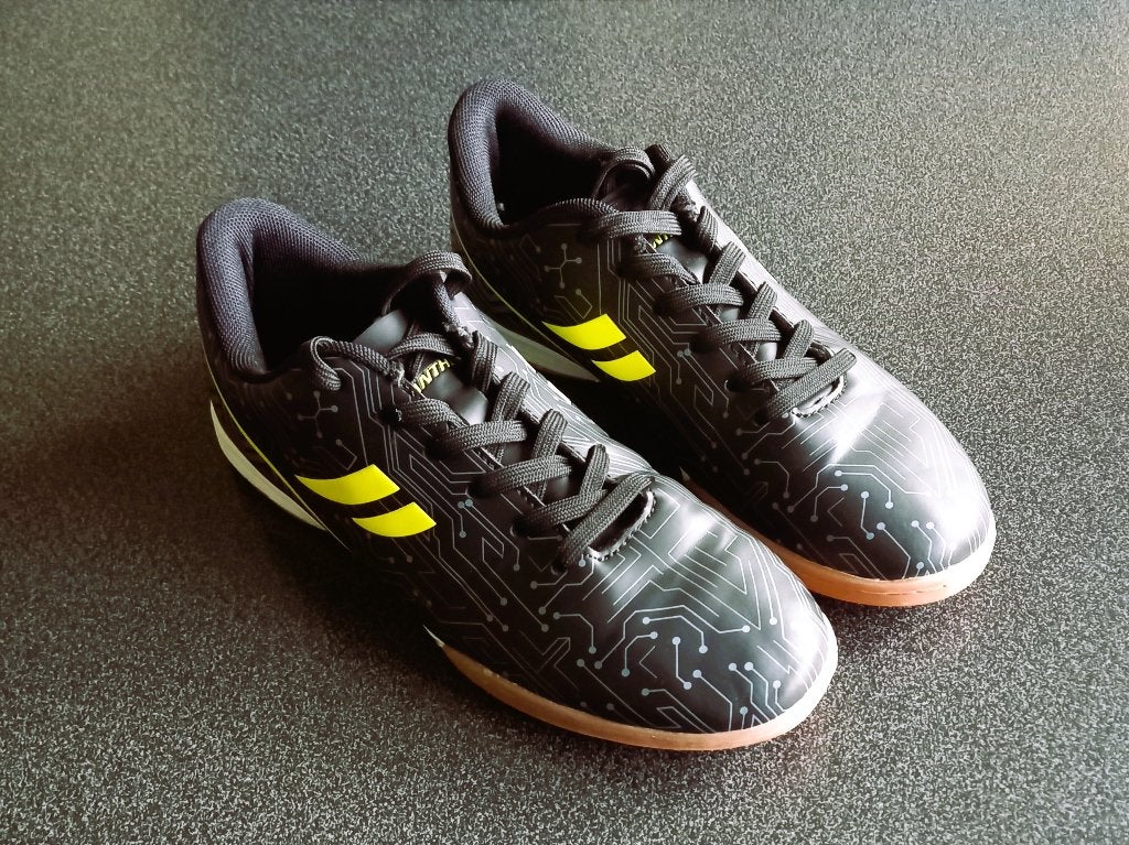 Zaalvoetbalschoenen - maat 36, Ophalen of Verzenden, Zo goed als nieuw, Schoenen