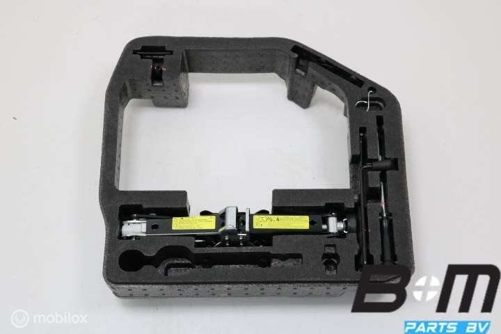 Schuim met krik en gereedschap Audi A5 8T 8K0011031G, Gebruikt