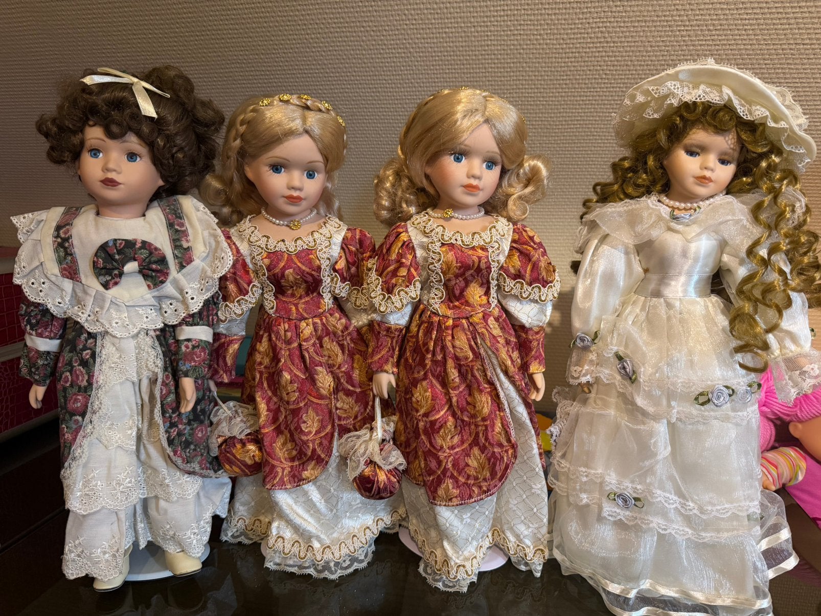 Poupées en porcelaine, Enlèvement, Comme neuf