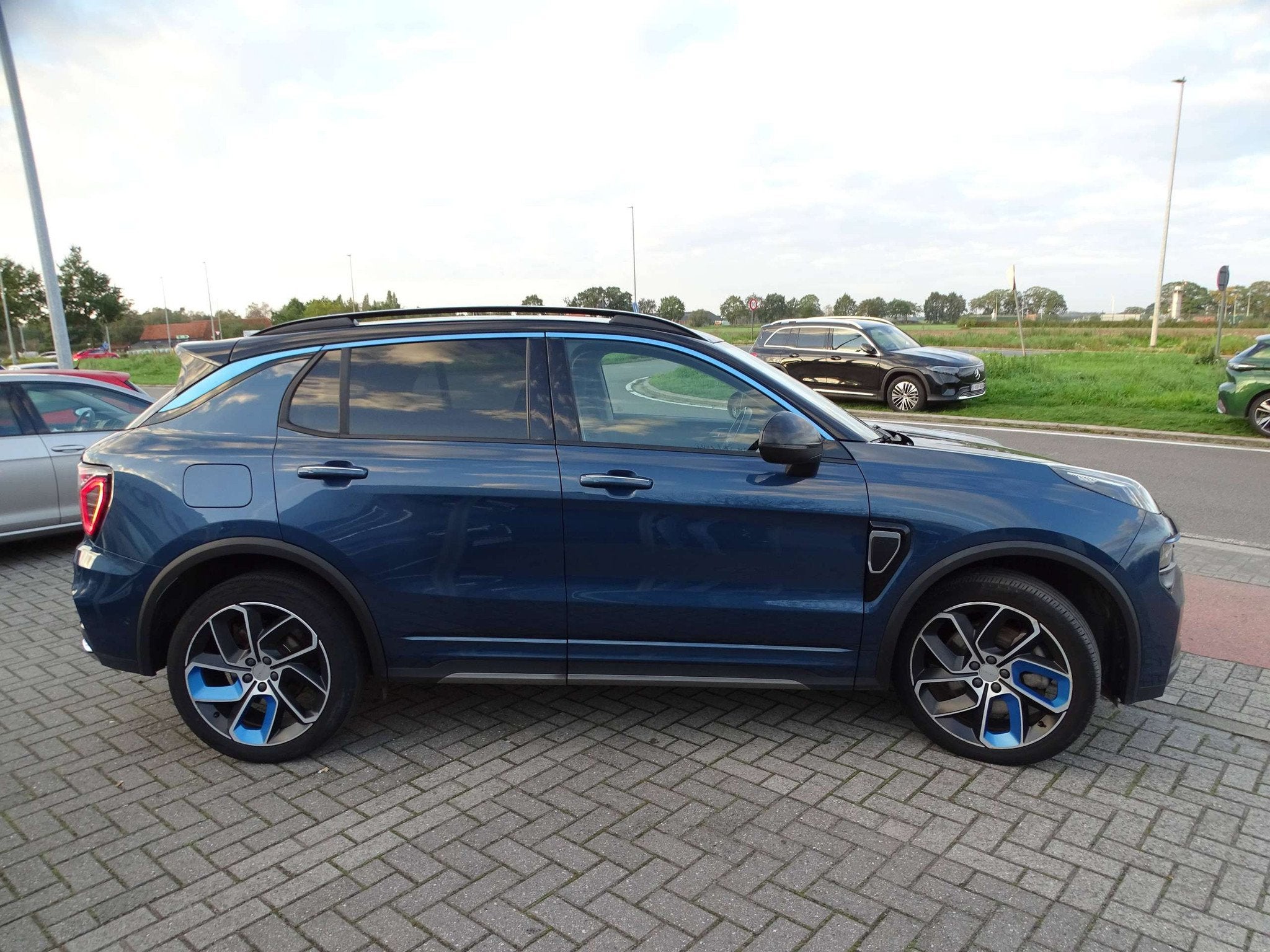 Lynk & Co 01 01 PHEV 1.5 Turbo * FULL OPTION! (bj 2022), Auto's, Stof, Gebruikt, 5 zetels, 3 cilinders