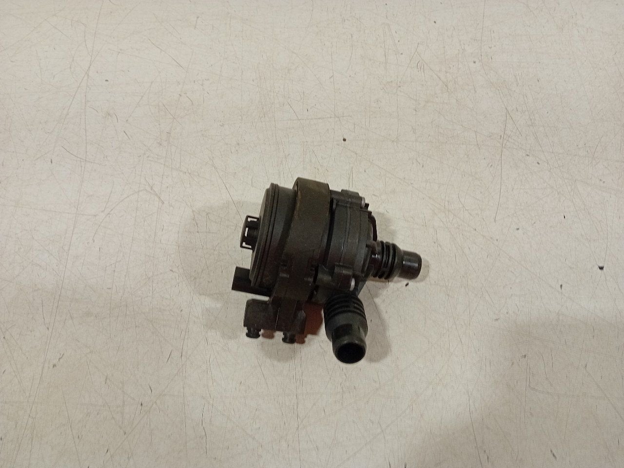 Waterpomp BMW iX, Auto-onderdelen, Onderdelen@venauto.nl, Van der Ven Autorecycling B.V., Gebruikt, Ettenseweg 76, 4706 PB Roosendaal, The Netherlands